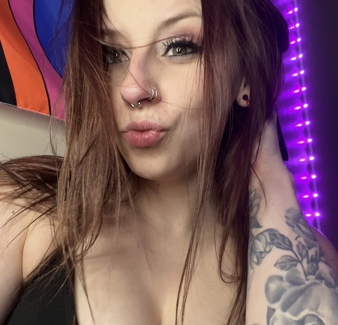 Bratty sub reporting for duty 😜 https://t.co/wbGThMflQP