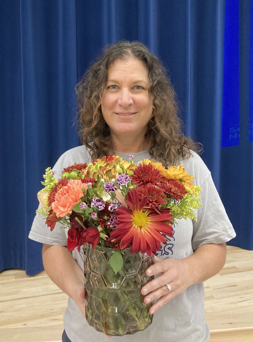 PrincipalDubiel's tweet photo. It was an honor for #ourherd staff to recognize @christa_godfrey as our MES Teacher of the year! Congratulations, Mrs. Godfrey! You truly are a gem! 💕🐴🎉 #oneCCPS @ccpsinfo https://t.co/WAow075knm
