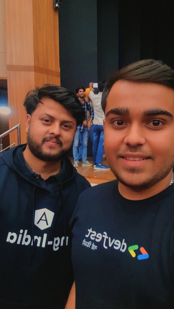 SatvikSharma_'s tweet photo. Recently Attended The Devfest Jalandhar 2023 By @GDGJalandhar At @IKGujralPTU
I Met With The Great Speakers @rivuchakraborty @AbhishekDoshi26 
@Akansha2001 
@programmersingh 
Who Flourished Us With Their Insightfull Knowledge.

#DevFestJalandhar #GDGJalandhar 
#DevFest2023 https://t.co/pd4f5ns6hr