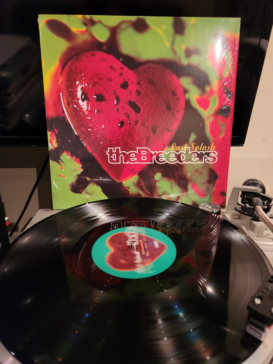 SpinVinyl1's tweet photo. The Breeders were a great 90's band, started by Kim Deal with her sister Kelley as a side project. Not long after Kim left the Pixies they released Last Splash. Some really cool and inventive songs.
#TheBreeders #Safari #LastSplash #CannonBall #NoAloha #vinylrecords https://t.co/nvGmOEaOhe