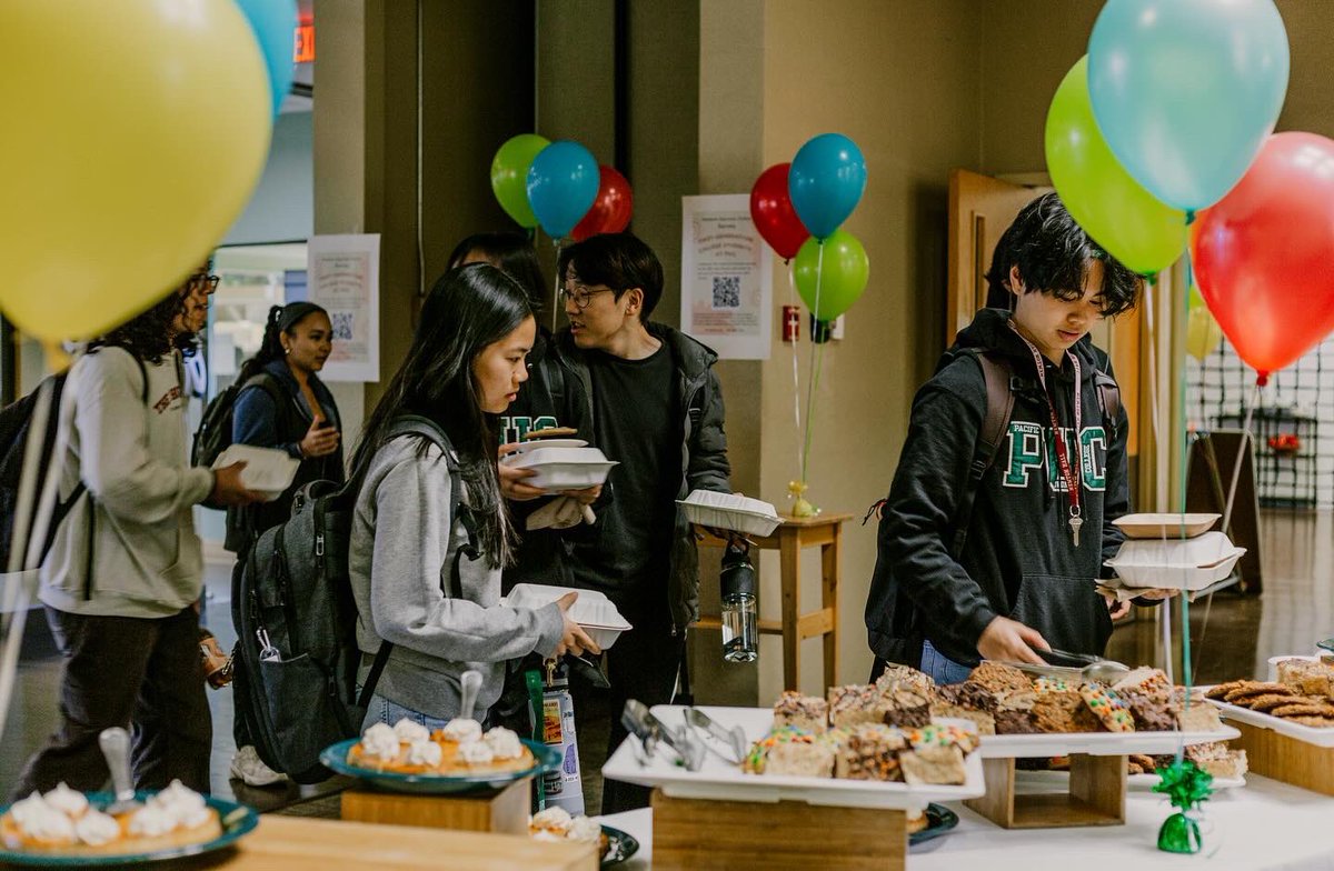 PUCNow's tweet image. ✨ Happy #NationalFirstGenDay 💚🎊✨

Today we #CelebrateFirstGen for their achievements and hard work at being the first in their family to attend college! We are so proud of you 👏👏👏

#PUCNow #LearnWithPurpose #RiseInFaith #ServeWithLove #WeLoveOurPUCFamily