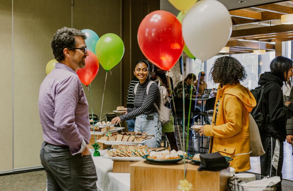 PUCNow's tweet image. ✨ Happy #NationalFirstGenDay 💚🎊✨

Today we #CelebrateFirstGen for their achievements and hard work at being the first in their family to attend college! We are so proud of you 👏👏👏

#PUCNow #LearnWithPurpose #RiseInFaith #ServeWithLove #WeLoveOurPUCFamily