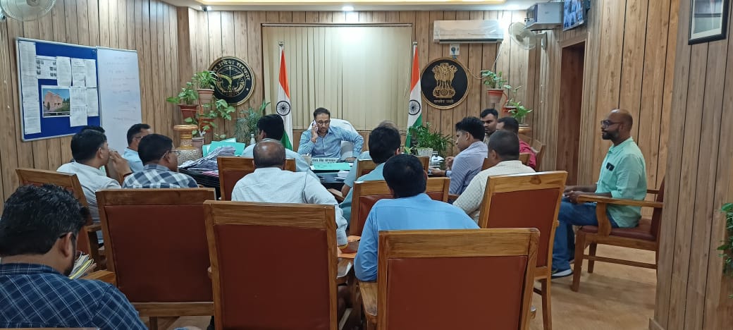 Recently, Prateek Sengupta met Shri Gaurav Singh Sogarwal, @MCGorakhpur @NagarNigamGkp) to discuss air quality in the city. The focal point of discussion was developing a sustainable waste management strategy to prevent open waste burning (1/2)
