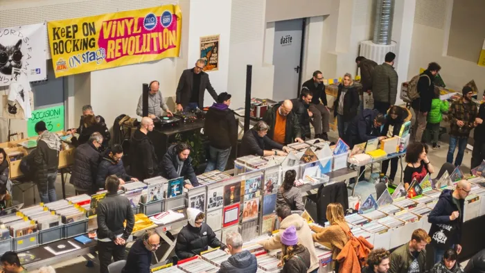 zazoomblog's tweet image. Fiera del vinile il 12 novembre Daste diventa la «Centrale dei dischi» - #Fiera #vinile #novembre #Daste zazoom.it/2023-11-08/fie…