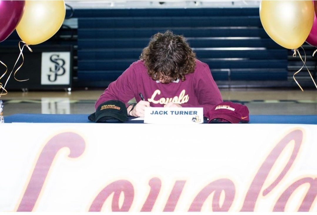 Congratulations to senior Jack Turner for signing his National Letter of Intent with Loyola University of Chicago today. Brave Nation is proud of you Jack! #BraveToWolf #BoscoBasketball @BoscoBasketball @3jackturner @CoachDunn10 @latsondheimer @johnwdavis @vincebrown16