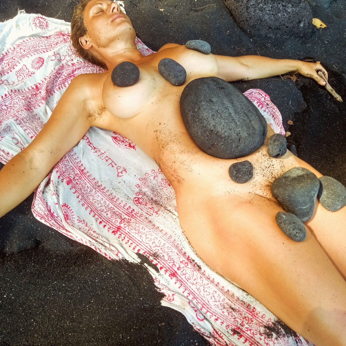 AthenaRoseAloha's tweet photo. The Earth is A Medicine

The Medicine of Hawaii is Healing &amp; Powerful

I am holding space for a small Group of brave Souls to Detoxify

This will be a 40 Day online Journey 

Message me to find out more information 
https://t.co/YymNLemhBM https://t.co/lOWqq0IIRJ