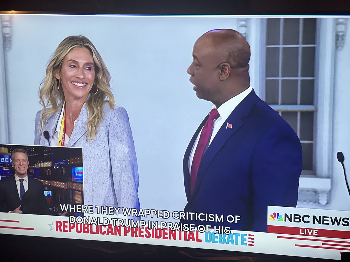 Who is she??? 

#TimScott #girlfriend?