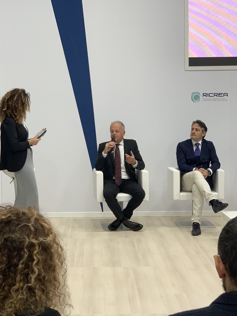 Ecodallecitta's tweet photo. “Italia è campione nella raccolta dell’#organico, in 2 anni di attività coperti i 2/3 della popolazione italiana”, Marco Versari presidente @Biorepack_Cons ad @Ecomondo nell’ambito dell’incontro su #imballaggi in #bioplasticae raccolta #FORSU @comuni_anci @abioplastiche @conai https://t.co/aDw7yBPLcX