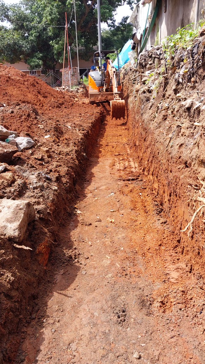 DRMPalghat's tweet photo. Concreting works and Excavation works are rapidly progressing at Ferok Railway Station under #AmritBharatStationScheme.
Get Ready for a mind-blowing travel experience with the newly redeveloped stations soon.
#AmritStations #Ferok #SRInfraUpdates
@GMSRailway @RailMinIndia https://t.co/KCFCuFlZUk