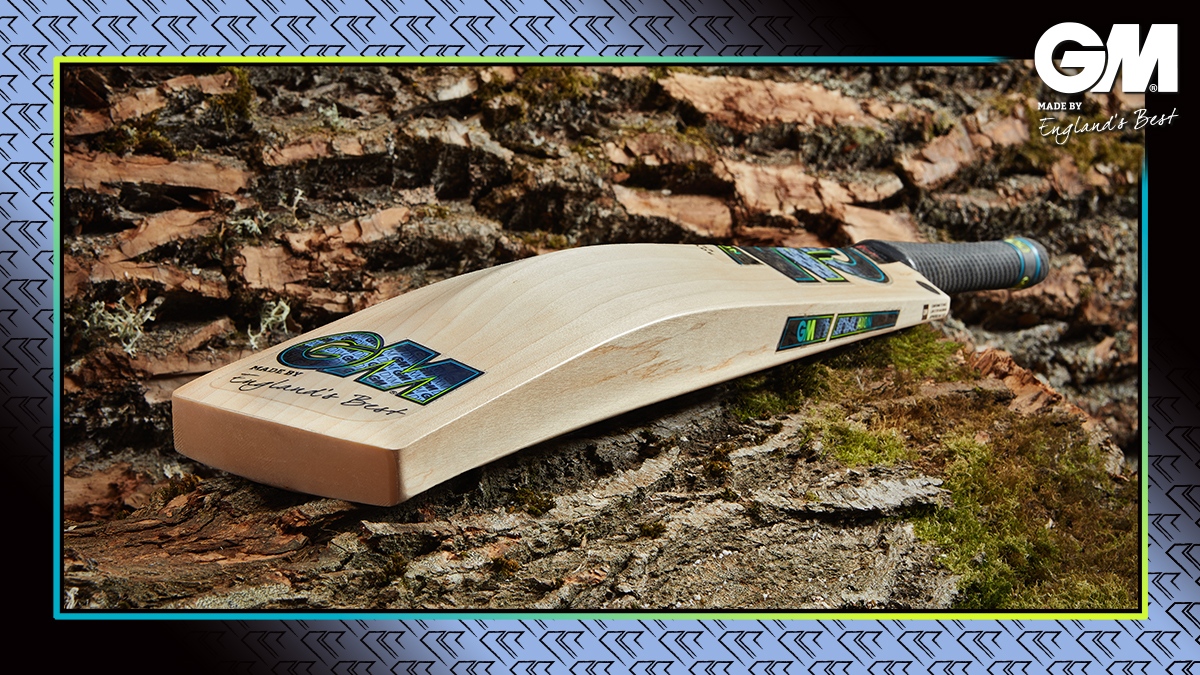 GMCricket's tweet photo. New for 2024, the eye-catching Aion is all about front foot power and complete performance. Featuring a new Fuze grip, Aion offers outstanding weight and feel. Also available in junior sizes 🏏 #gm2024 #gmaion #MBEB #MadeInEngland #Cricket https://t.co/3DUPnSFtIb