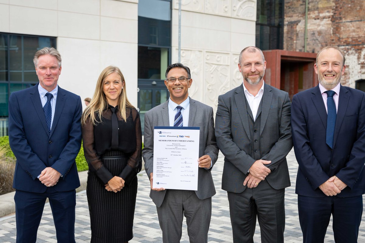 The University of Wolverhampton has signed an official agreement with the Central Rail Systems Alliance (CRSA) to build on its existing partnership to get skills on track for the future. Read more 👉 bit.ly/3ua5Ard