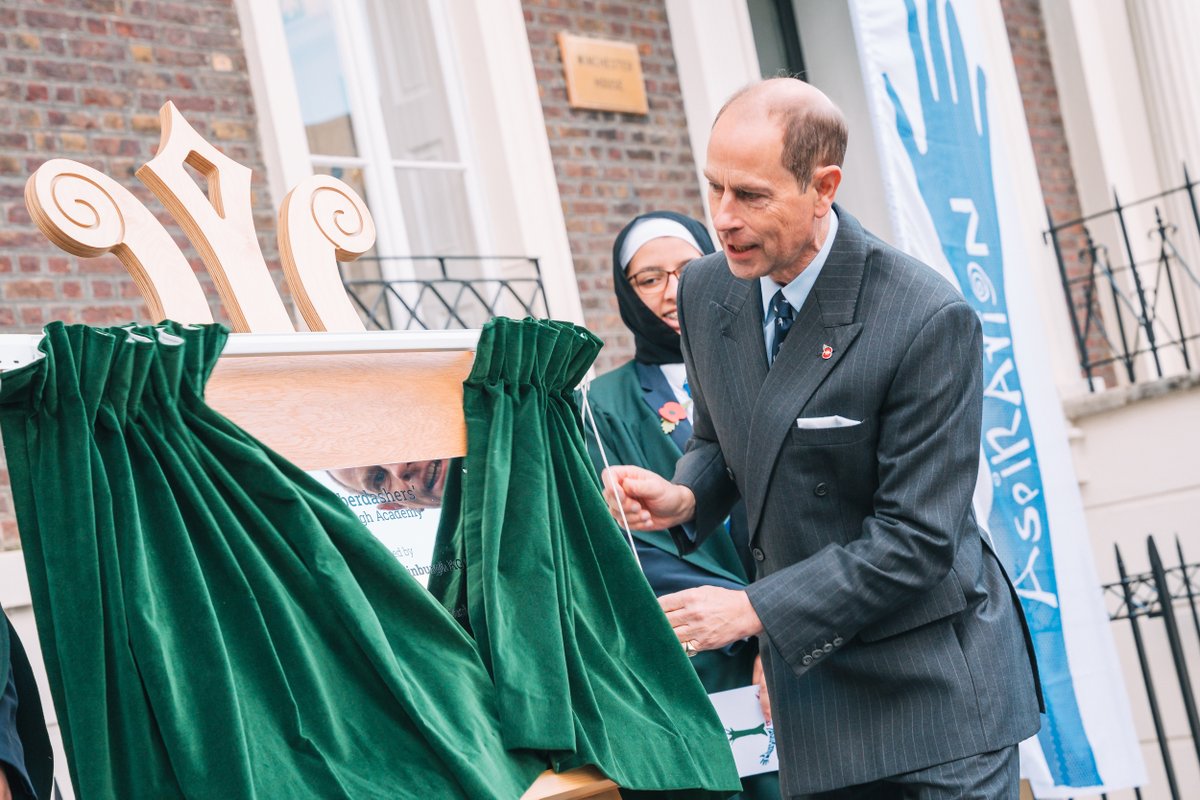 EngagingE's tweet photo. What a Tuesday!
 
The EE Media Team had the pleasure of meeting HRH The Duke of Edinburgh during his visit to @habstrustsouth in @lb_southwark.
 
We couldn't be prouder to have been part of this extraordinary day for Haberdashers'.
 
#ProudToBeHaberdashers #HaberdashersAdvantage https://t.co/4daHAoaagH