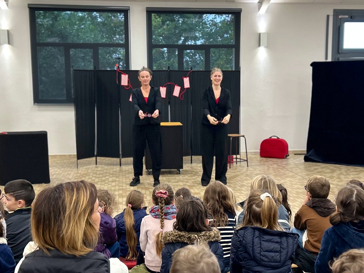 dsden_32's tweet photo. @dsden32 se mobilise pour dire #NonAuHarcèlement . L’inspecteur d’académie a assisté à un projet de grande qualité
🧩jeux de coopération et communication
🎭spectacle vivant d’histoires captivantes pour appréhender les #émotions 
🗣️débats d’idées 
👏👏aux équipes et partenaires https://t.co/3UZxRfREnW