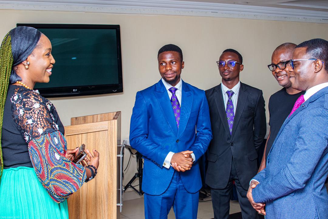 _sigmaclub_ui's tweet photo. Acknowledging his unwavering dedication to the advancement of the Sigma Club. The brief event was graced by the presence of Old Sigmite Alex Nwankwo and the Chairman of the Sigma Publicity Committee, Loyalist Fadipe Oluwaferanmi. https://t.co/pDTjyQ45eZ