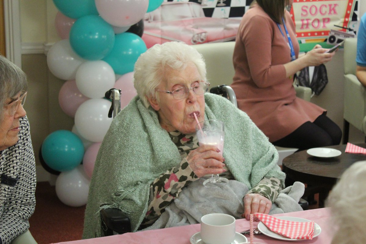 Sip, sip, hooray! 🥤 Embracing #MalnutritionAwarenessWeek's Thirsty Thursday at Lillyburn as we continue with Project Milkshake!

Serving up delicious milkshakes helps to keep our residents hydrated, while also enhancing their diets! 👏

@NHSGGCDiet #ukMAW23 @MalnutritionTF