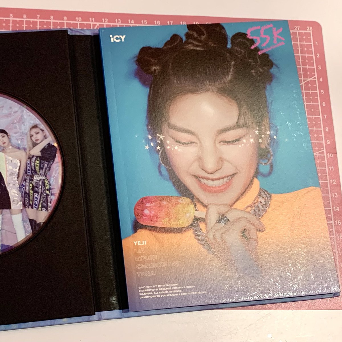 wts aab kep1er itzy.

🏡 kaltim, ina.
🍊 ok! (gratong xtra)
✅ keep event (pref with dp)
💸 prices on pict excl. 4% adm, negotiable!

pls dm if interested :)

t. want to sell lfb chaehyun mashiro bahiyyih garpu yujin ktown ryujin chaeryeong yeji icy album only poca photocard pc