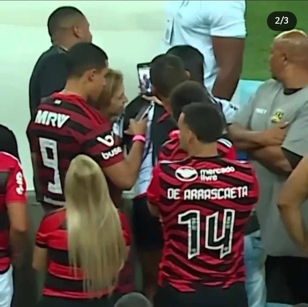 AracatubaTup's tweet photo. A FIGURA POP STAR TA CAGANDO PRO TIME O QUE IMPORTA PRA ELA É OS FLASH!

MAIOR VERGONHA DA NOSSA HISTÓRIA TER UM CAVALO DE TRÓIA DESSE DENTRO DO CLUBE🤮🤮

CÂNCER É SÓ A NOSSA TORCIDA.A DOS OUTROS É SELFIE AMOR E CARINHO!

SOME DO PALMEIRAS BRUXA DO 71 NOJENTA LOIRA DO BANHEIRO. https://t.co/j3e2GSMGLw