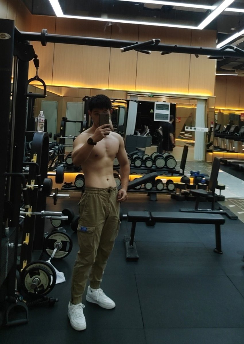 Woodywu2000's tweet photo. 贪财好色 https://t.co/oa0k8DtOYi