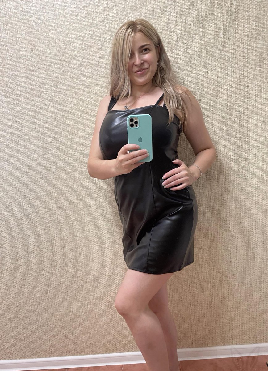 little_eva_21's tweet photo. Looking for someone to sit on https://t.co/mnVblsFo21