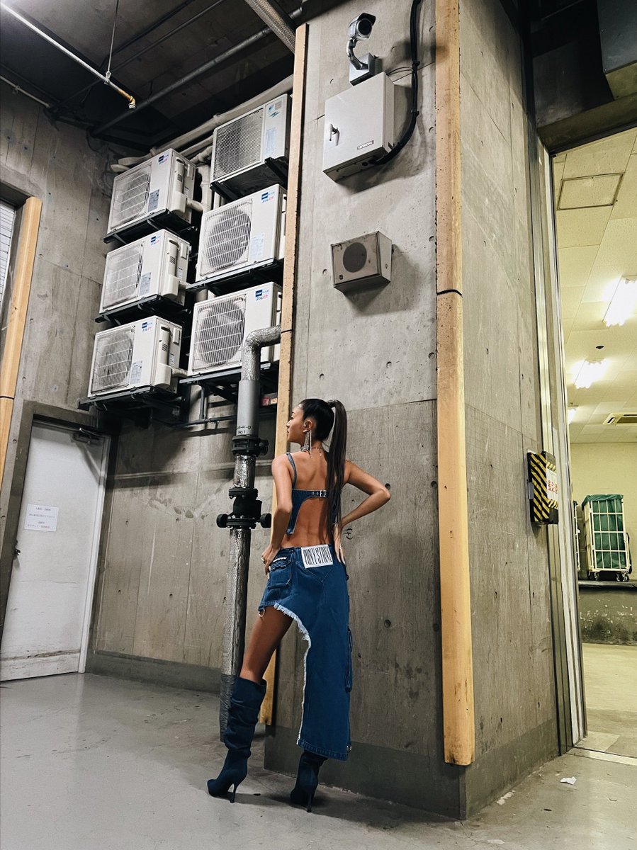 michopaaaaa's tweet photo. 第40回ベストジーニスト2023
一般選出部門 2年連続1位❤️‍🔥❤️‍🔥
去年に引き続きありがとうございます！
デニム好きが知れ渡って
たくさん投票してくれたおかげです！
普段はラフにデニムを履くので
今日くらいは張り切りコーデ👖♡
3年連続で殿堂入り！
あと1年！！頑張ります！🏆
#ベストジーニスト https://t.co/zogRBtZxfK