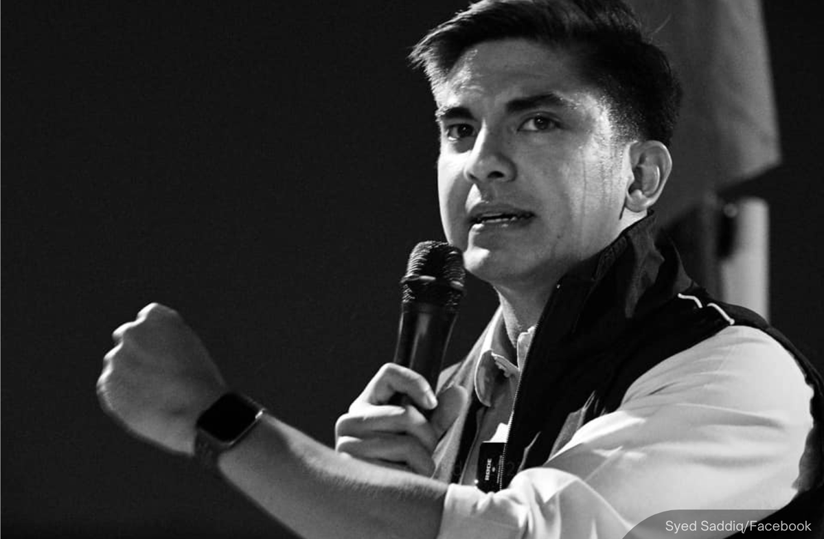 NewsBFM's tweet photo. BREAKING: Syed Saddiq has stepped down as Muda president effective immediately.

He will be replaced by Amira Aisya. https://t.co/lDFbGRiPPz