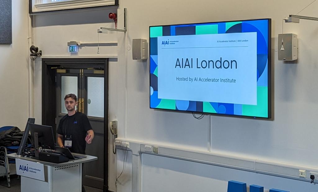 Excited to get cracking this morning at <a href="/AI_AInstitute/">AI Accelerator Institute</a> London summit with a focus on #GenAI and #ComputerVision, hosted by University of East London
