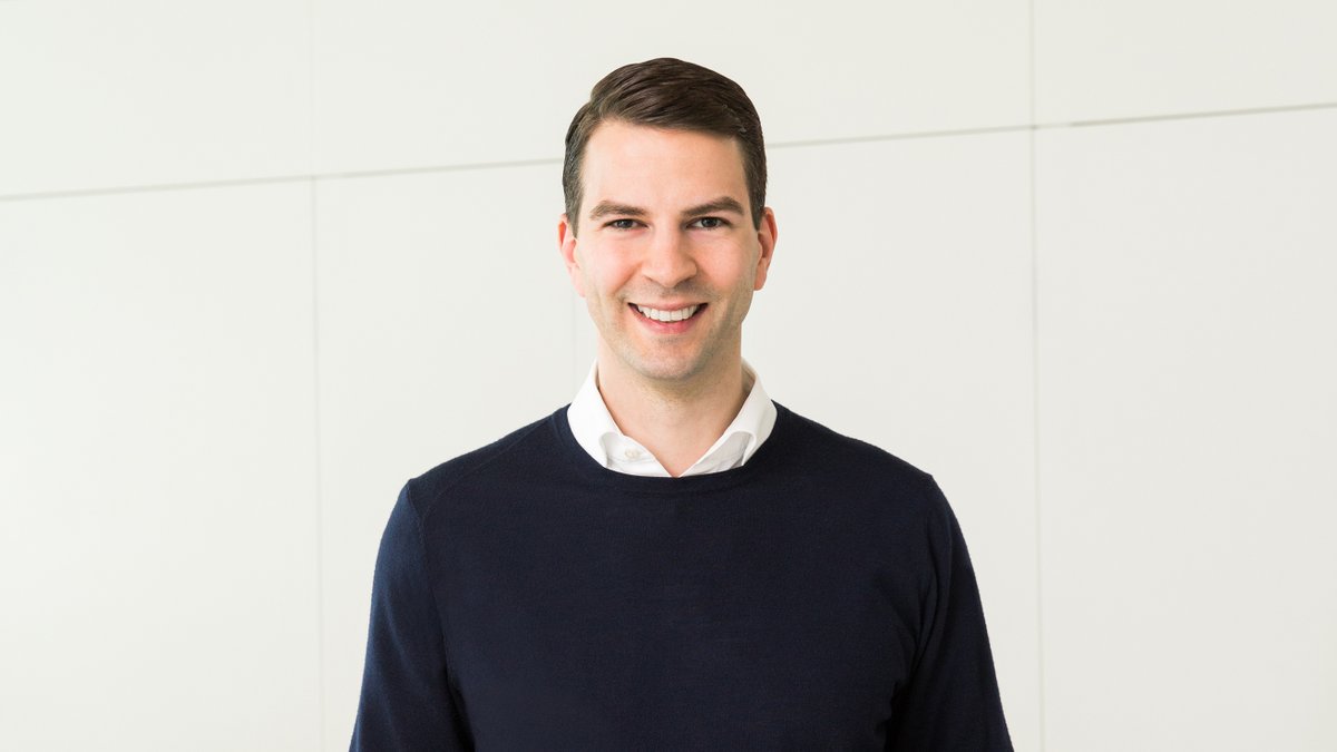 Bertelsmann_DE's tweet photo. Carsten Coesfeld zieht in den Bertelsmann-Vorstand ein. Der Aufsichtsrat hat den CEO des Unternehmensbereichs Bertelsmann Investments (BI) in seiner heutigen Sitzung mit Wirkung zum 1. Januar 2024 in den Konzernvorstand berufen. 
https://t.co/ocSlBWTjbe, https://t.co/u4NvnWX3NN