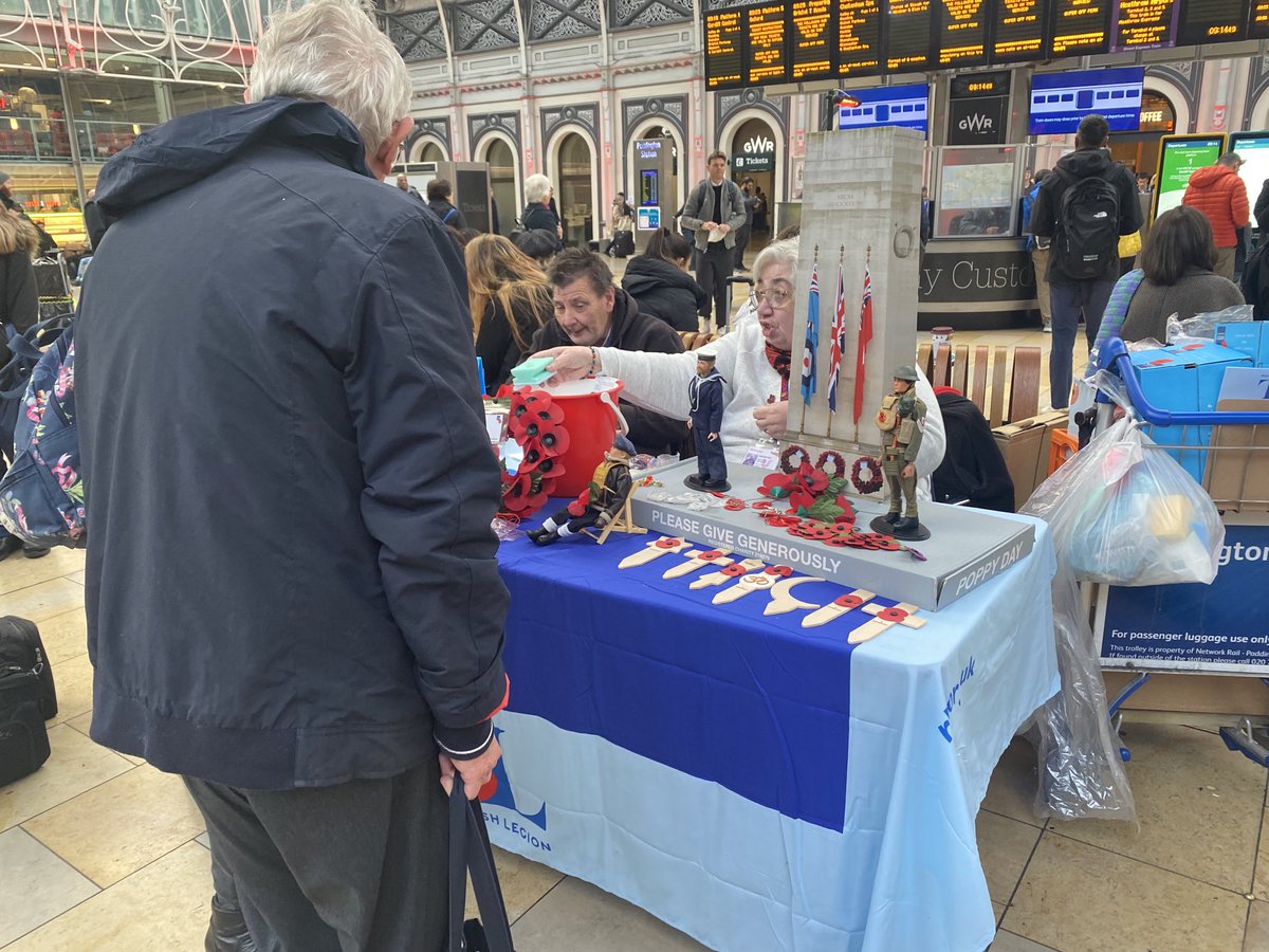 Heartwarming to see selfless volunteers back selling poppies at main line station after some appalling attacks in recent days. Check out that fabulous model of the #Cenotaph complete with model soldier & sailor. #RoyalBritishLegion #Armistice #Remembrance
