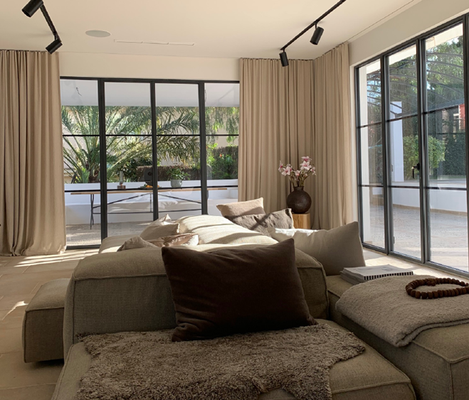 IAT04's tweet photo. As part of our effort to offer innovated and new products to our customers see photos of new products that we are currently adding to our portfolio.

Slim as Steel Windows introduces a revolutionary solution featuring the slimmest aluminium profiles available. https://t.co/BHzMVbciEd