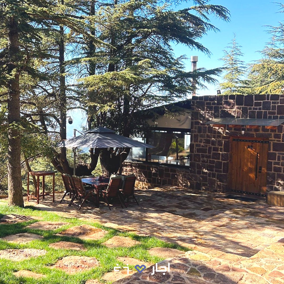 ajarcasa's tweet photo. Create lifelong #memories with your loved ones at this modern villa in #Niha, where family and friends come together for an extraordinary #getaway. 🌳🏡
>> https://t.co/1iPGsM3xPW
.
#ajarcasa #ajarmemories #lebanon #livelovelebanon #mountainretreat  #friendsadventure https://t.co/v5w4REw4Jy