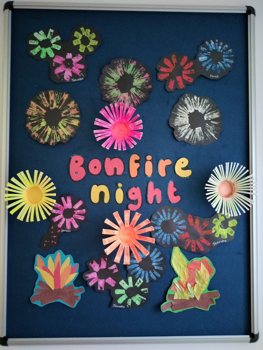 RCHTMACTEAM's tweet photo. A little late in posting but the MAC team were covered in paint, creating a lovely colourful display with our patients! 

#RCHTWeCare #MACTEAM #RCHT #TeamUEE #KerensaWard #PatientCare #BonfireNight https://t.co/eSnUZi7nUj