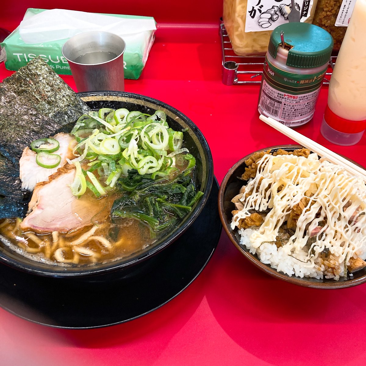 katoshuto0823's tweet photo. サウナ後の塩分不足の身体には家系ラーメンが一番染みます、、、 https://t.co/BGwxPy4cfE