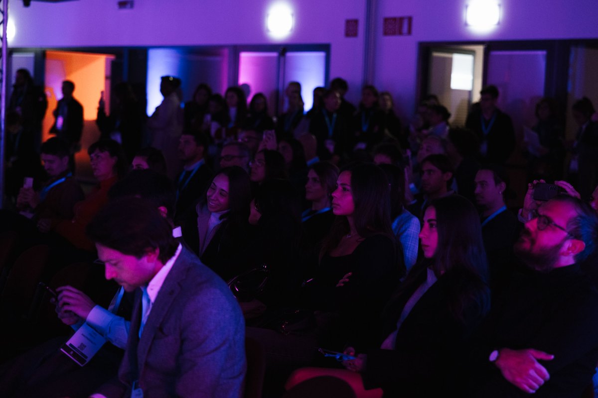 OnMetaverse22's tweet image. A great start with @Gadhinkis performing an electrifying live-set in VR using @patchworld_ app's virtual instruments

#OnMetaverseSummit #PatchWorld #PatchXR #GadHinkis