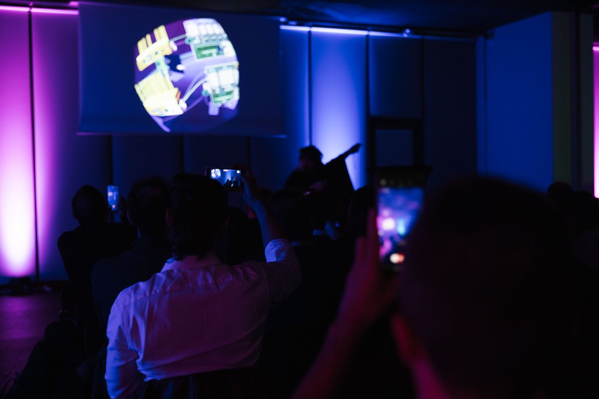 OnMetaverse22's tweet image. A great start with @Gadhinkis performing an electrifying live-set in VR using @patchworld_ app's virtual instruments

#OnMetaverseSummit #PatchWorld #PatchXR #GadHinkis