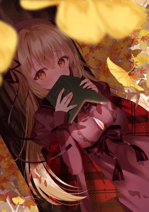 「え、えっと…顔に何かついてますか…?」