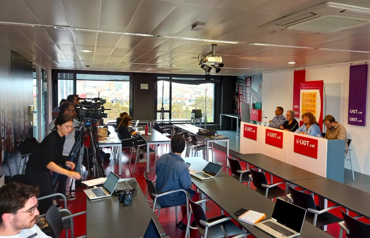 PLlCatalunya's tweet image. 📢 Avui fem una roda de premsa conjunta amb la  @ugtcatalunya.

❗ Hi denunciem la nul·la presència del català a la #FormacióProfessional i reclamem a la @gencat deu compromisos concrets amb la llengua.

Us ho expliquem! #FPencatalà [FIL👇]