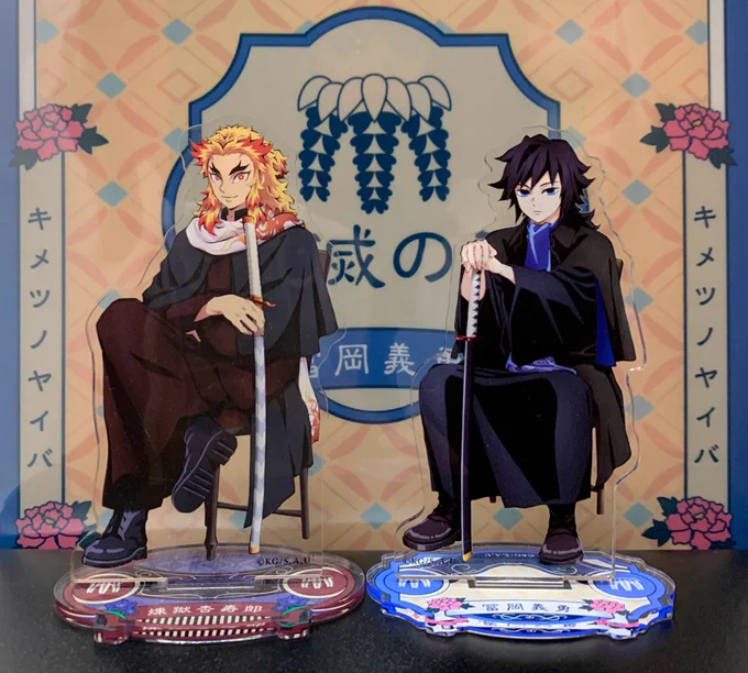 念願のやつ並べれた(՞߹ - ߹՞)♡
ぎゅさ白…!等身は🔥さんの方が高い感じするけど並べて違和感ないどころかめちゃくちゃいい…お似合い…2人を並べるために描かれたようなしっくり感…手足が🔥さんの方が大きいのも解釈一致…!手が綺麗で指に色気があるカプ最高…感謝…🕊 
