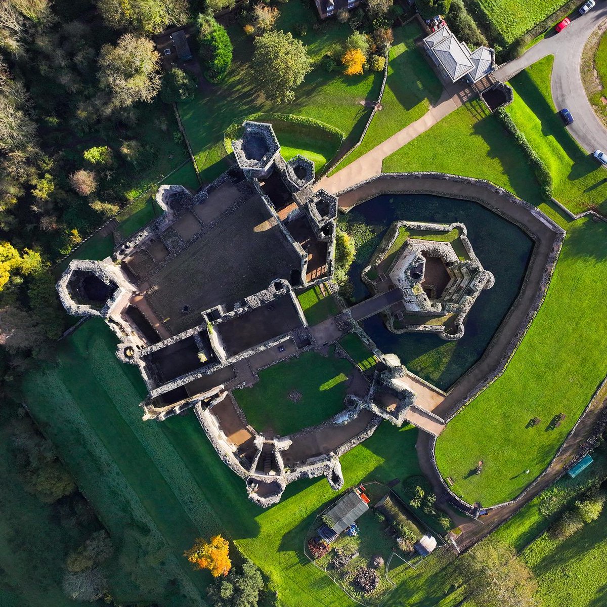 A great view of Raglan Castle here from the sky. You can see the gatehouse at the top, with the hexagonal great tower on the right.

Thankfully they took the roof off to make it a bit easier to see inside...

#lovemonmouthshire