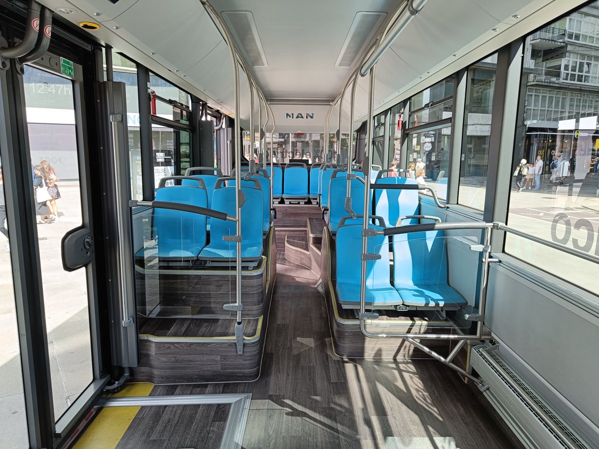 BlogBusurbano's tweet image. ‼️Aviso Exprés‼️Jue 09/11‼️
La #Lín22 contempla el "regreso" del #BusEléctrico #MAN #LionsCityE  de @MAN_Iberia @MANtruckandbus, después de unos días sin aparente actividad.

Es el #Bus331 en la app @BusCoruna y une hoy la Pza. de Pontevedra con el Pasaje.