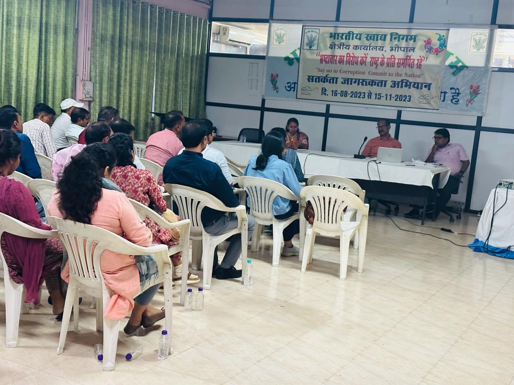 FciBhopal's tweet photo. FCI RO Bhopal conducted training of officials and officers of MP region to make them aware of Vigilance and #PIDPI . https://t.co/yTjTGhljkq