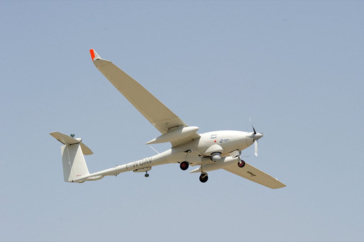 CEMAT_FR's tweet photo. Observation déportée, renseignement et feux dans la profondeur, appui au commandement, l’@armeedeterre de #Combat exploite la puissance des drones pour amplifier son efficacité opérationnelle sur le champ de bataille. https://t.co/TSPHVI0oUw