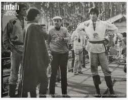 #38YearsOfMard 
Tall Man #AmitabhBachchan and #ManmohanDesai during #Mard shoot