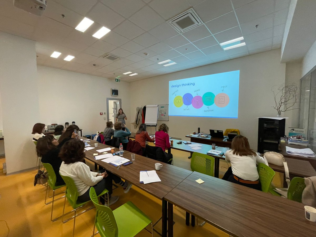 Synerg_IEs's tweet photo. Día 3: proceso de enseñanza aprendizaje, práctica de métodos de aprendizaje y proyectos ambientales. La participación en cursos estructurados de @eTwinning_es permite establecer @Synerg_IEs con otros países y reflexionar sobre métodos de aprendizaje @sepiegob https://t.co/8YQdrNPPWK