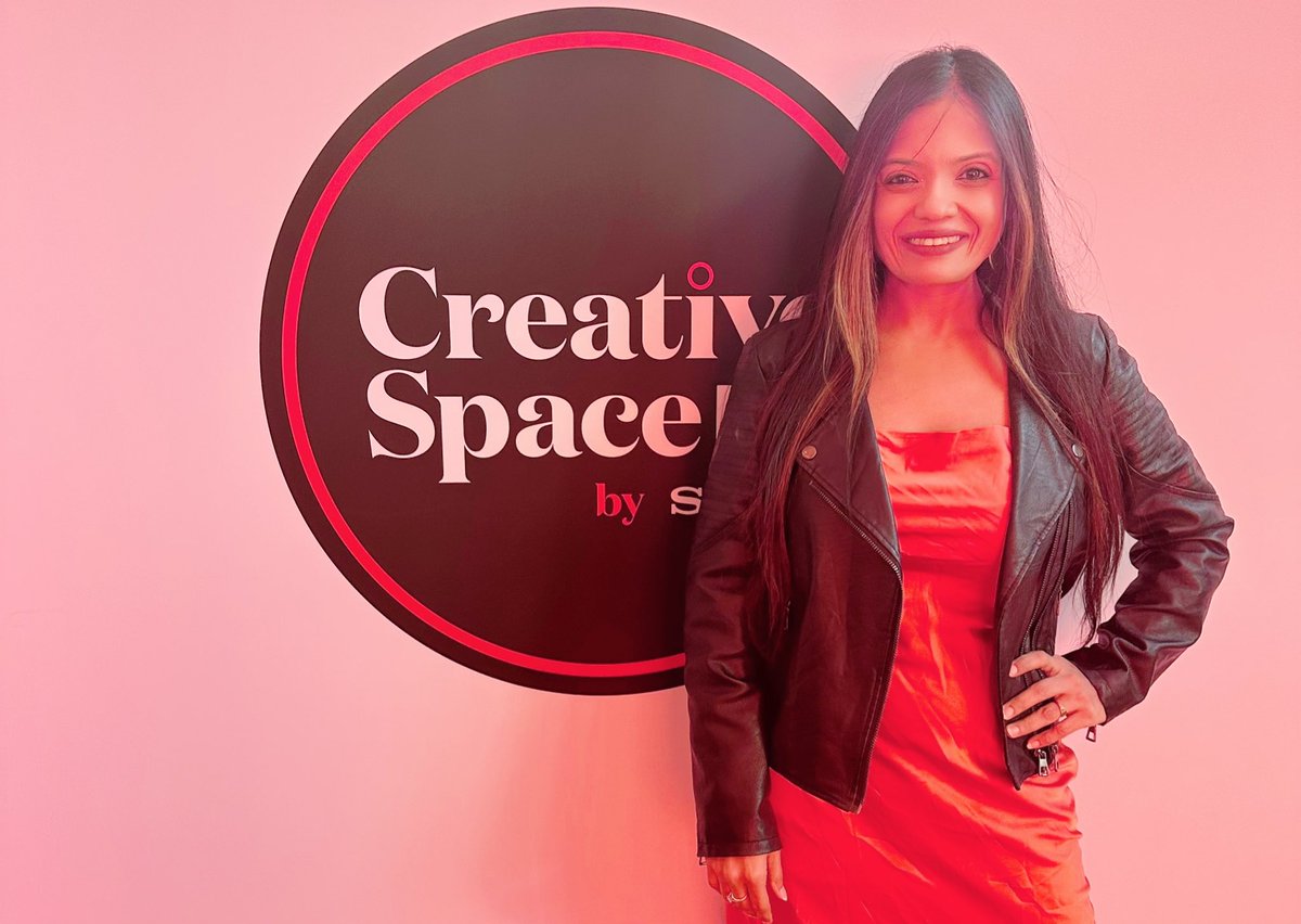 ne_lo's tweet photo. We colour matched today sony 😉 #samepinch
#creativespace by @SonyAlpha in NYC @Sony #NYC #orange #black #samepinch https://t.co/B1D79z2nNV