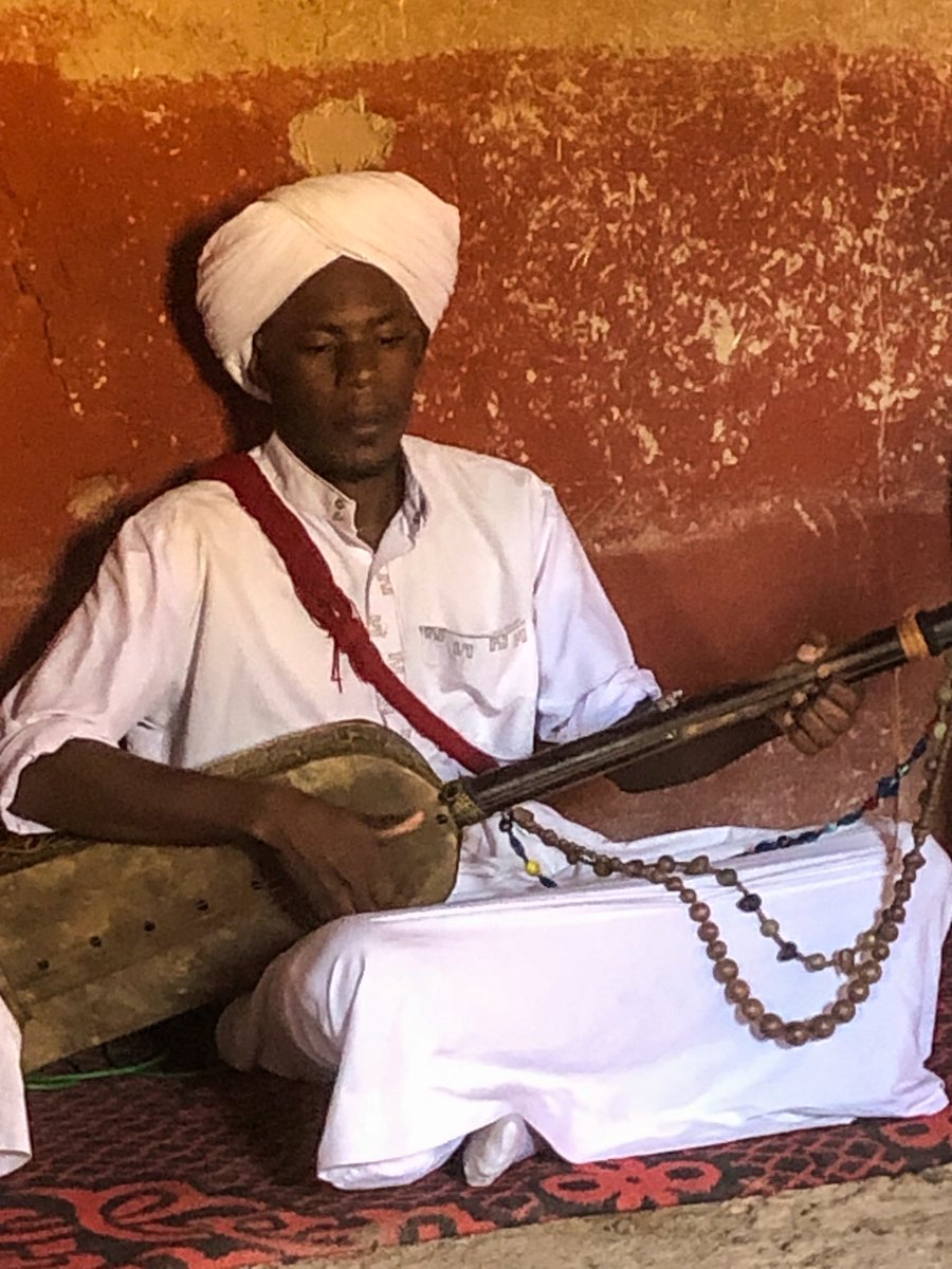 #Dag9
#muziek  : Gnawa-muzikant Khamlia.
#fotochallenge 
#November_Kiek