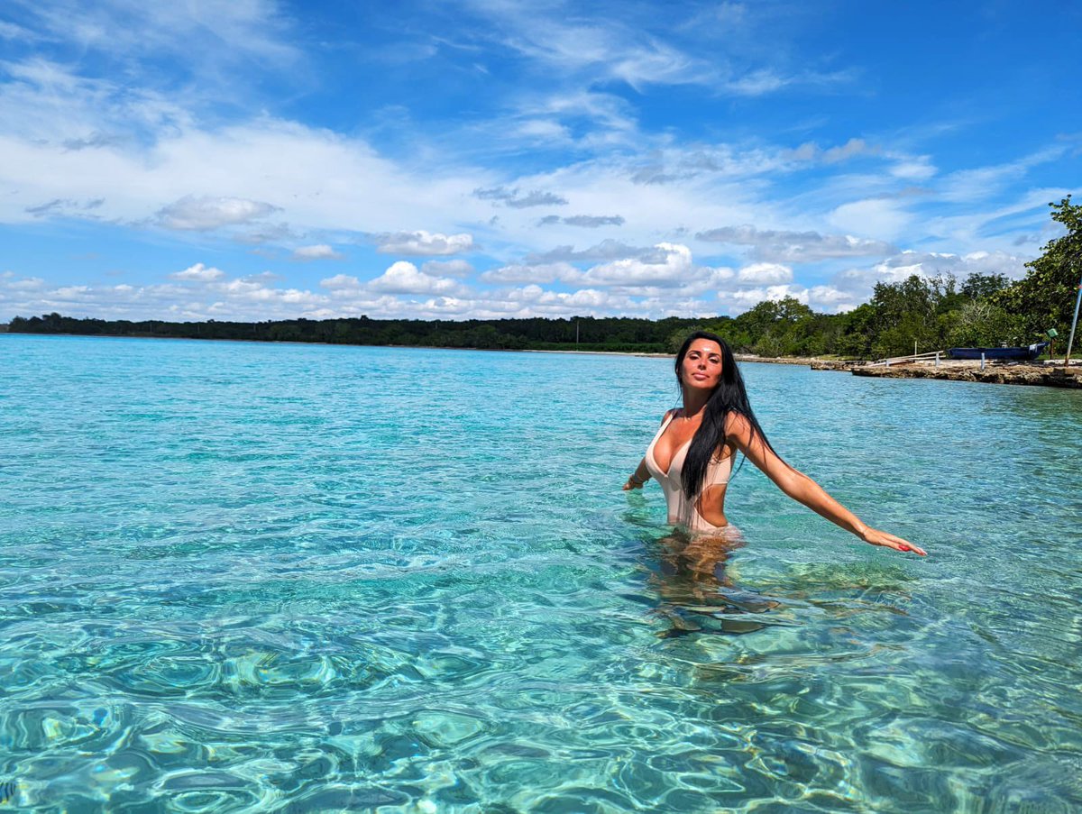 Aleksandra Huk tweet media