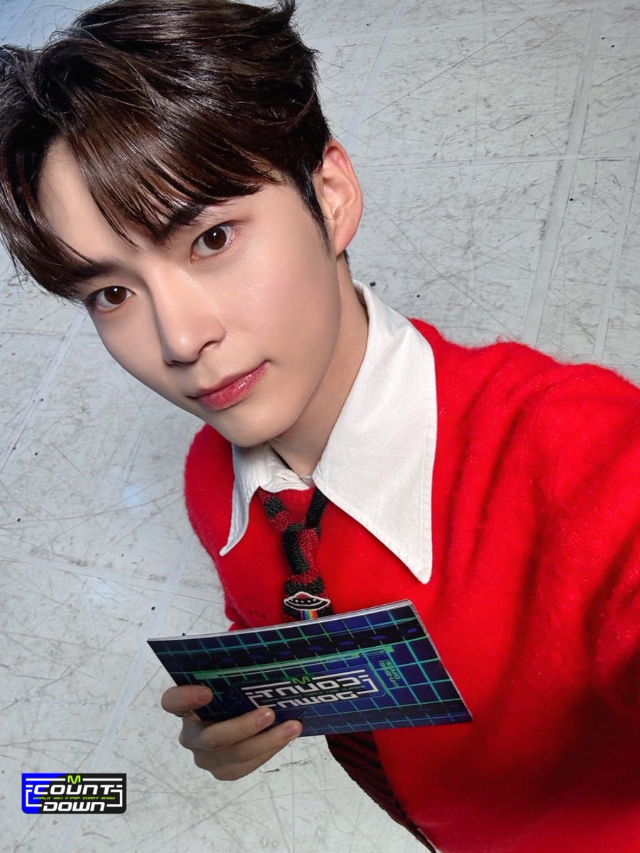 MnetMcountdown's tweet photo. 오늘 컴백한 💙늠름 햄씨🐹
제로즈를 위한 사진 선물 잔〰️뜩 주기🫶 https://t.co/rvXgNCbhJr