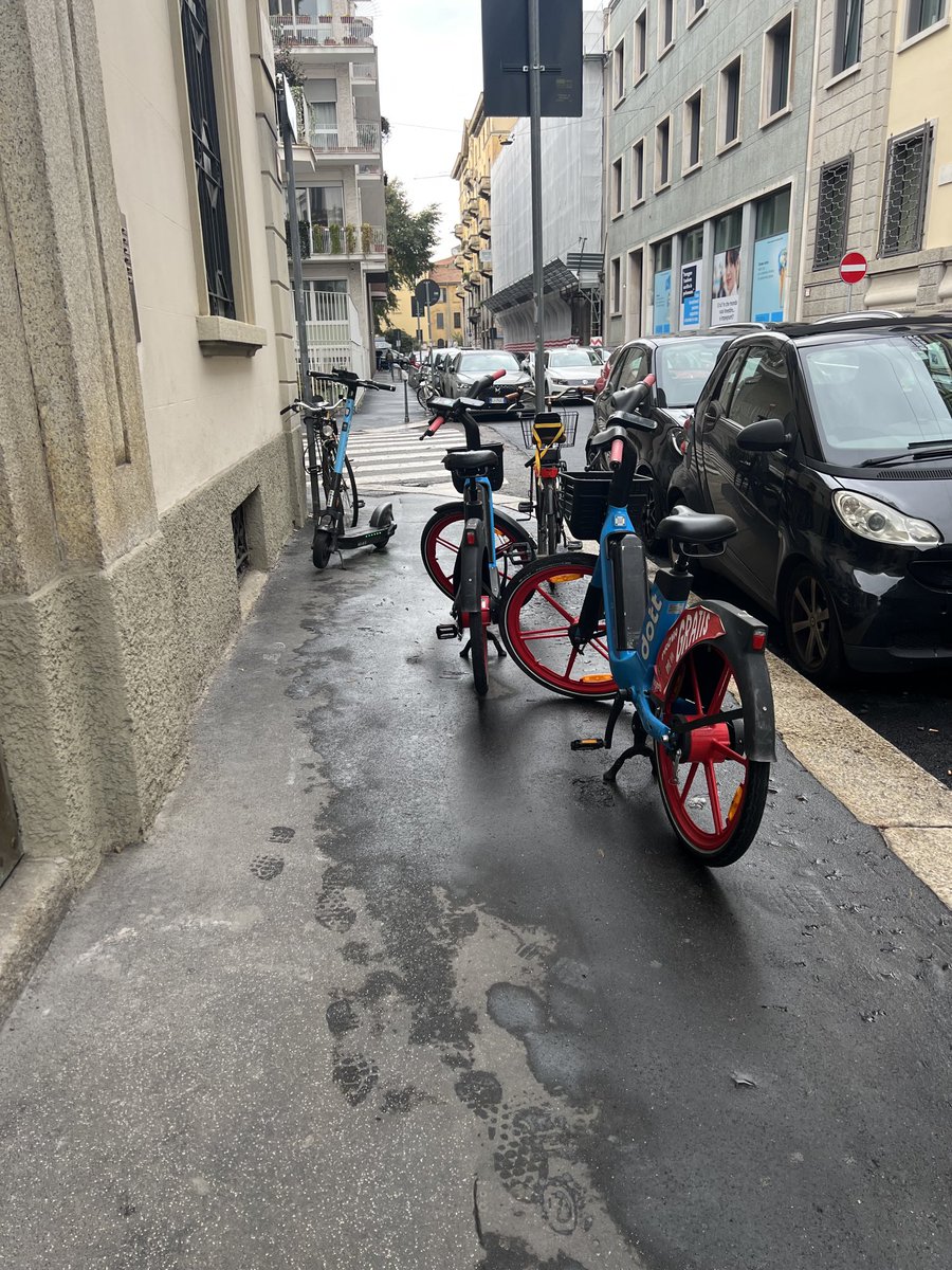 cristinamucciol's tweet photo. Immaginate una persona sulla sedia a rotelle, un papà o una mamma con la carrozzina. Usatela l’immaginazione. È una virtù etica. https://t.co/dxFr6ZVbcU