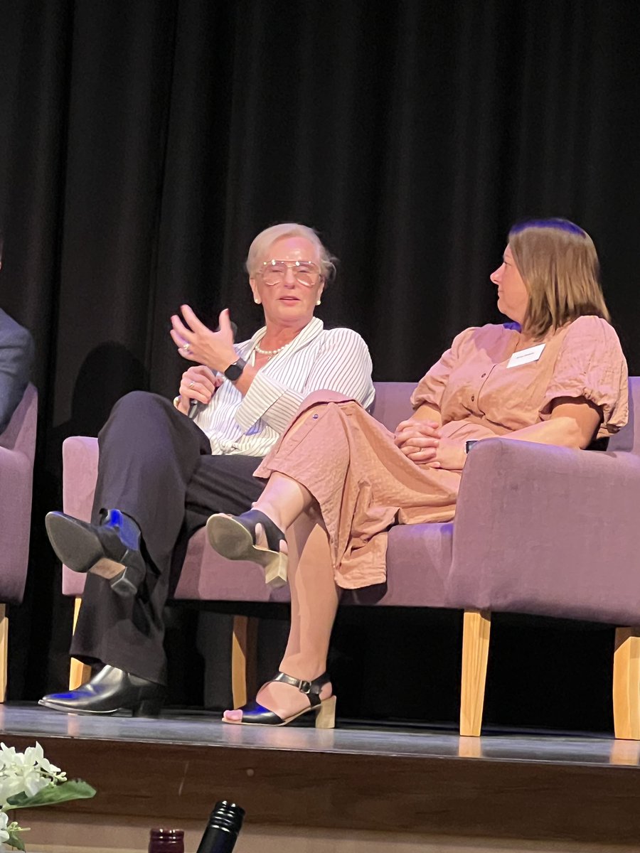 Dr Michelle Allan, Chancellor of <a href="/CharlesSturtUni/">Charles Sturt University</a> and Leader of Wine Australia on #timber being pyrolysed into #biochar, with <a href="/KristyMcBain/">Kristy McBain MP, Member for Eden Monaro</a>. #CircularEconomy #stewardship