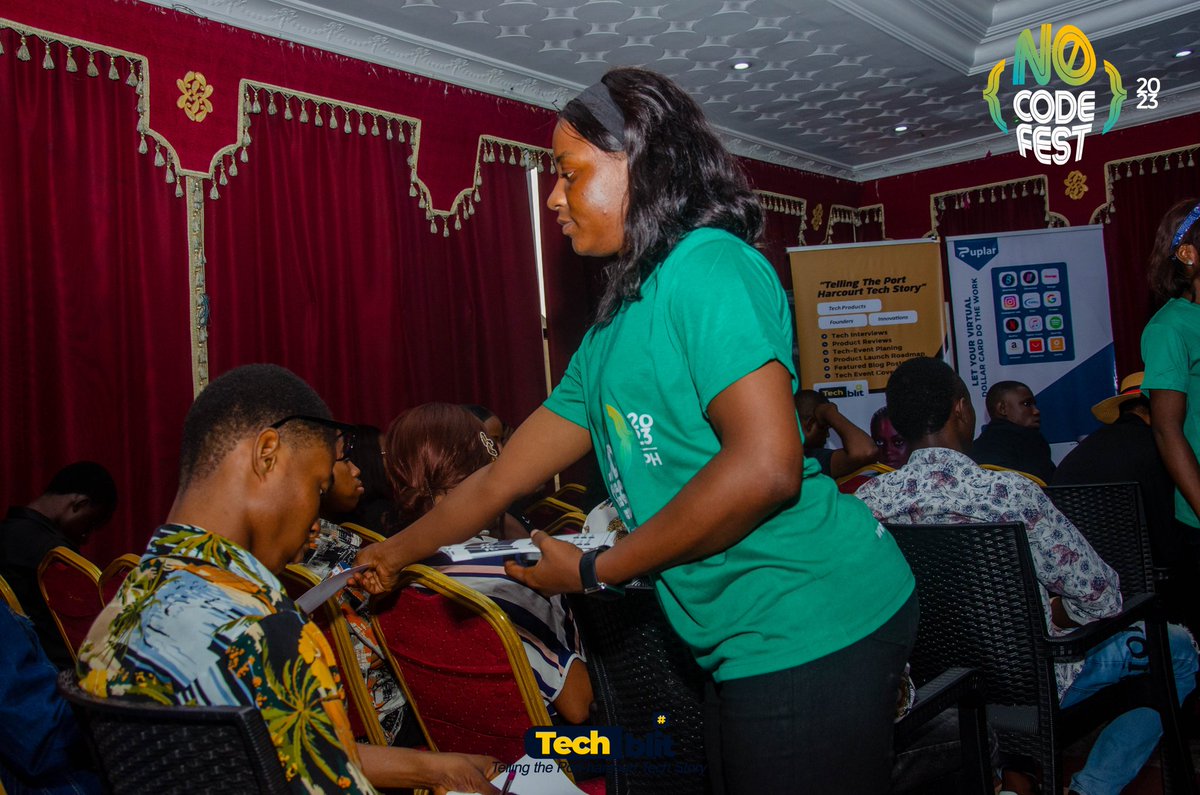 Techblitblog's tweet image. The beautiful colors we saw and admired on NoCodeFEST 2.0 won't be a complete rainbow without the shades of these amazing personalities
The #NoCodeFEST23 Volunteers 😍😍
They played their roles significantly and we want to say a very big thank you to them
#phtwittercommunity